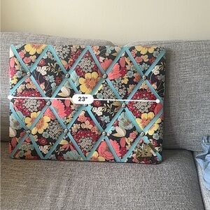 Floral Patterned Memo Board